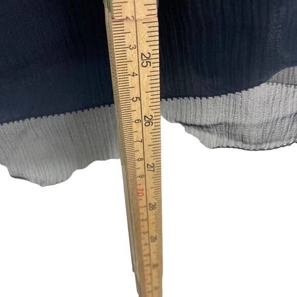 Y2K 7 For All Mankind Silk Top – Navy Petal Detail 90s Minimal – Size S - Picture 7 of 7